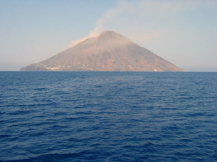 1070-Stromboli.JPG - Stromboli