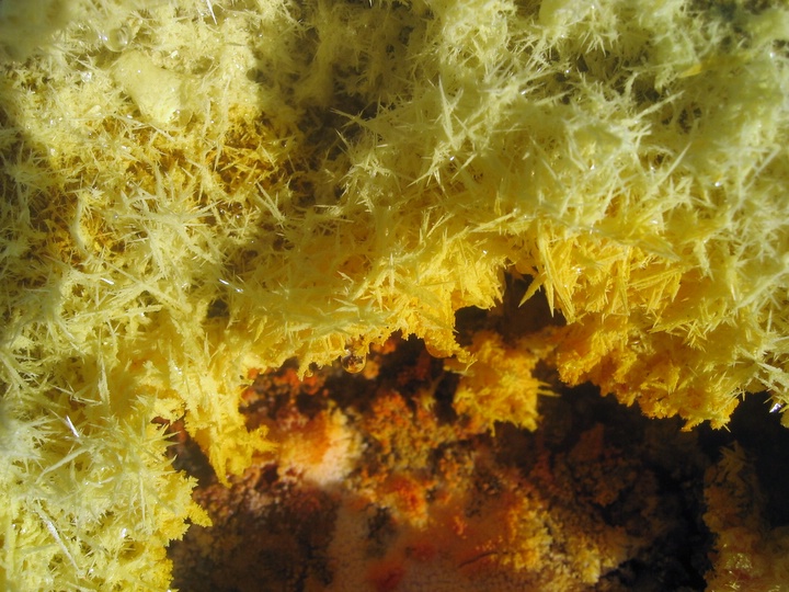 1214.JPG - Sulphur crystals on Vulcano