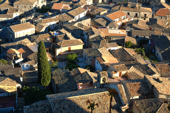 060417-066.jpg - A view from  Gerace 