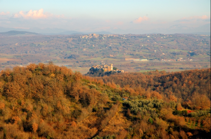 060107-080.jpg - A view from   Bomarzo 
